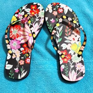 Vera Bradley tangerine twist flip flops